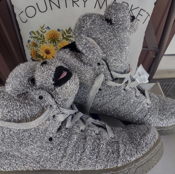 Adidas - Picture 2 of 3